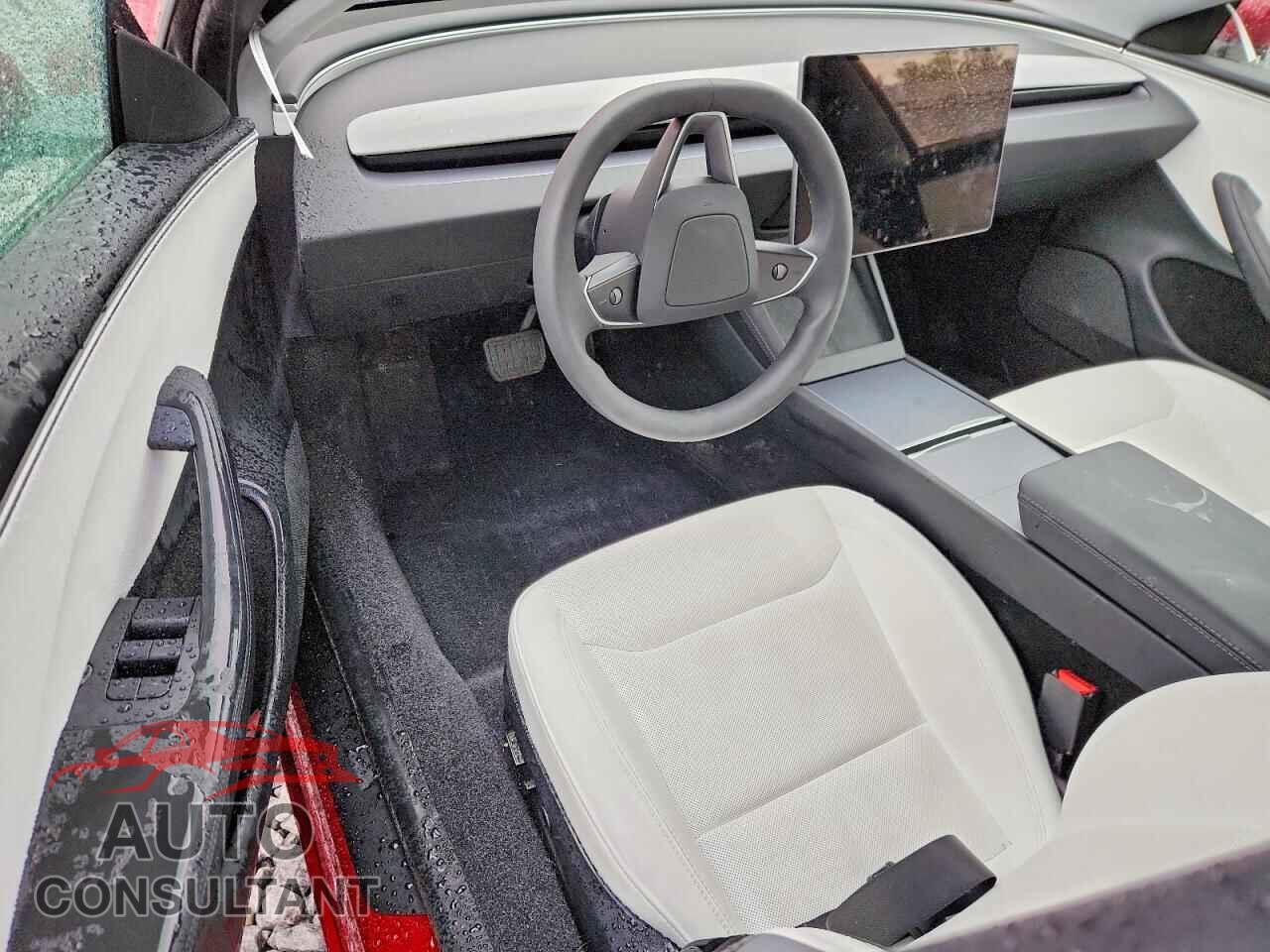 TESLA MODEL 3 2025 - 5YJ3E1EA9SF041012