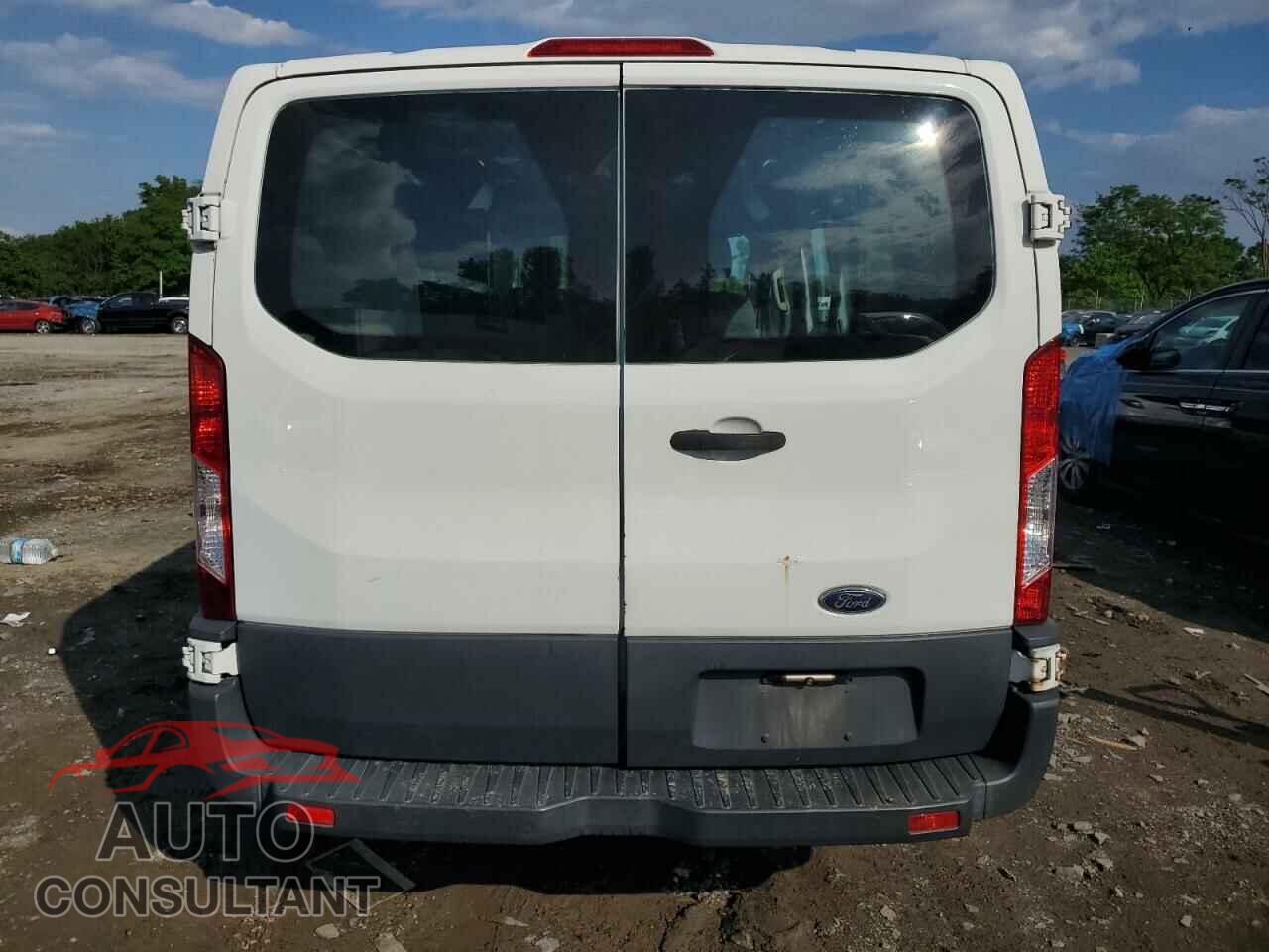 FORD TRANSIT 2015 - 1FTNE1ZM7FKA40687