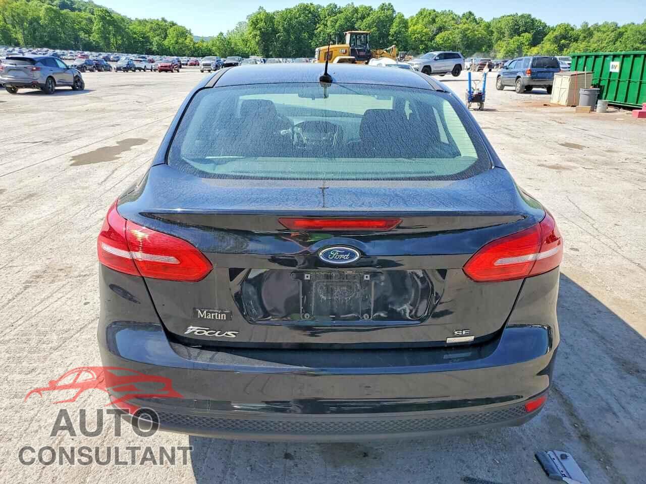 FORD FOCUS 2018 - 1FADP3FE4JL309977
