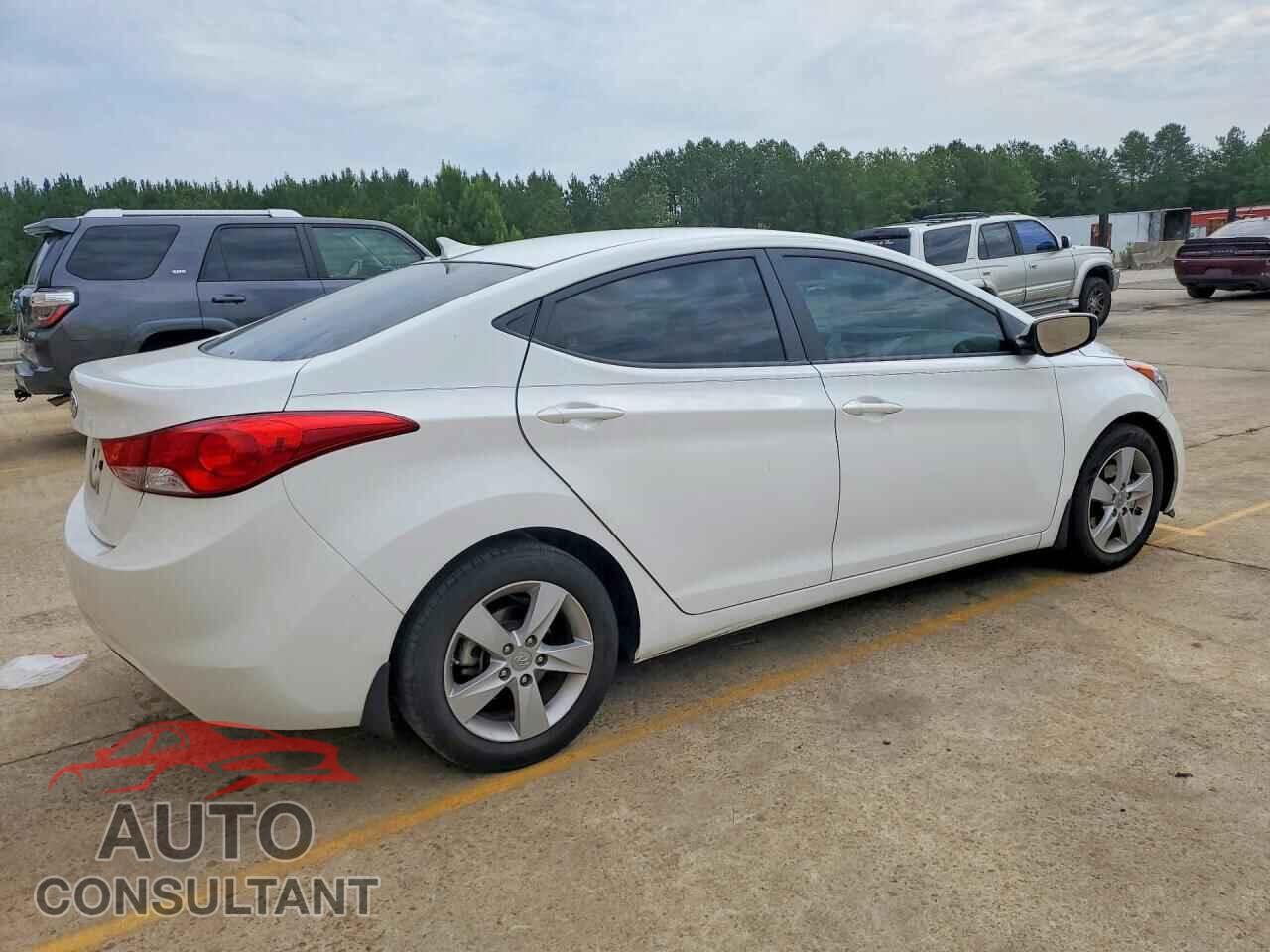 HYUNDAI ELANTRA 2013 - 5NPDH4AE0DH404078