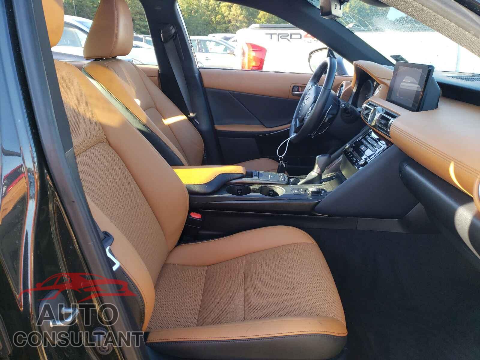 LEXUS IS 2021 - JTHC81F23M5044697