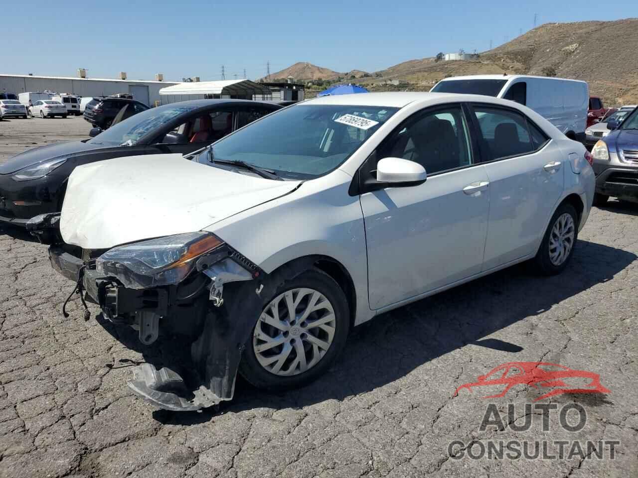 TOYOTA COROLLA 2018 - 5YFBURHE4JP833275
