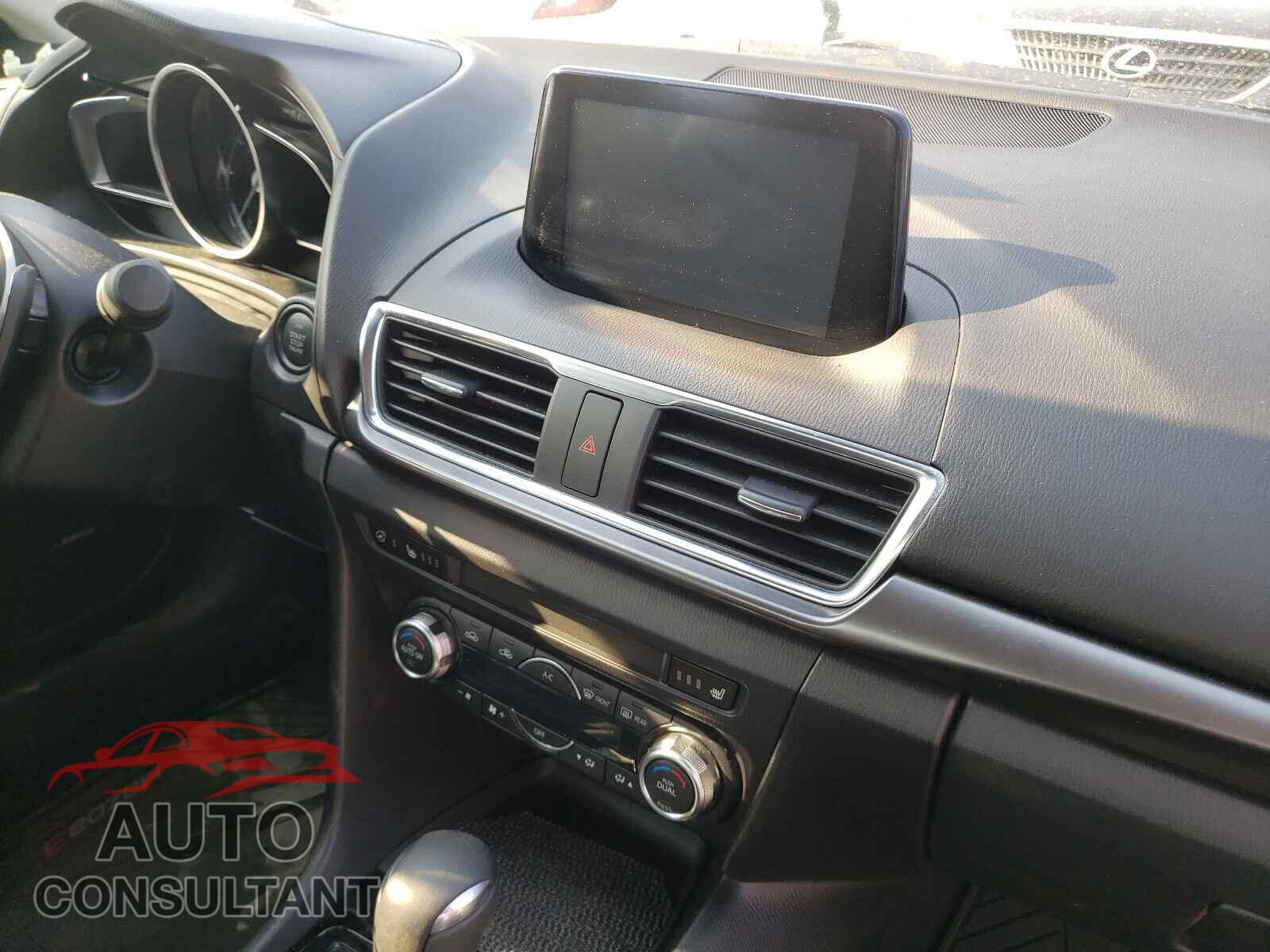 MAZDA 3 2017 - 3MZBN1W37HM128520