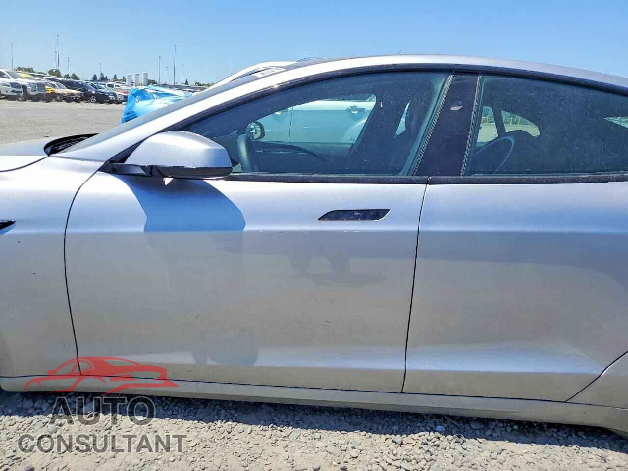 TESLA MODEL S 2025 - 5YJSA1E66SF547948