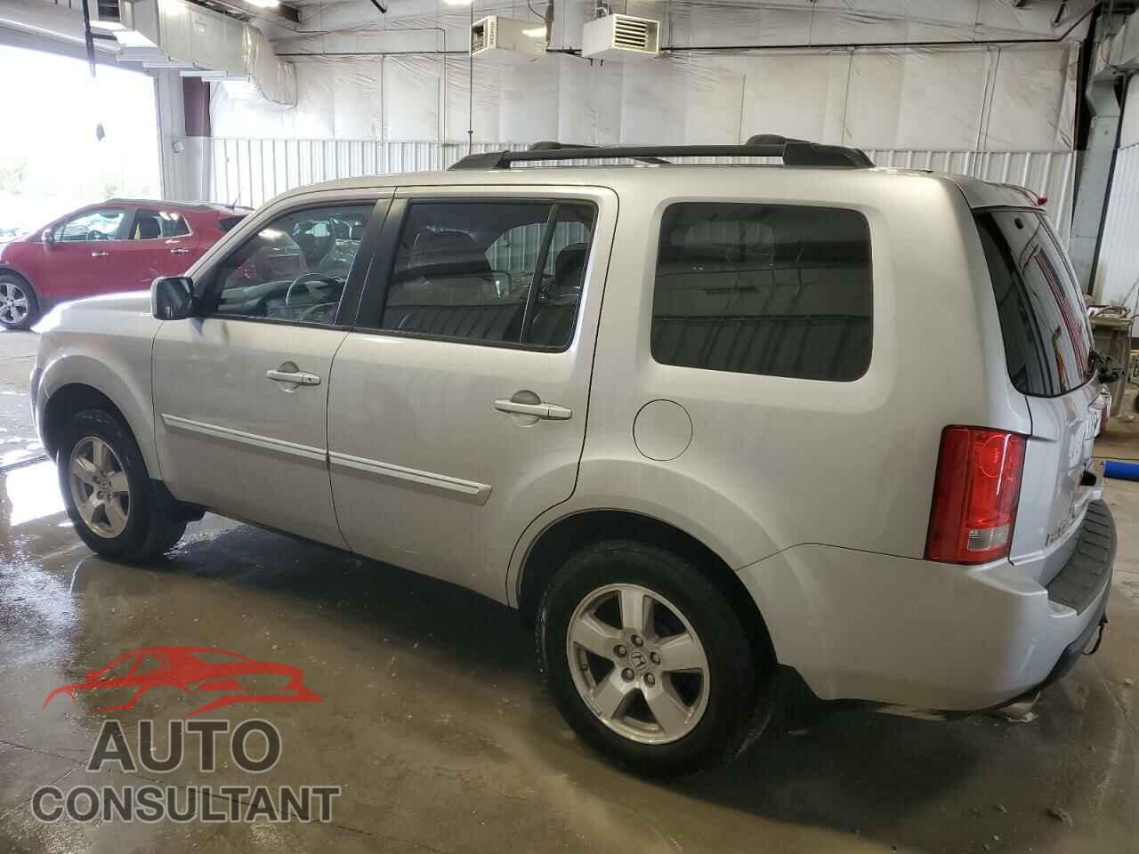 HONDA PILOT 2011 - 5FNYF4H5XBB043015