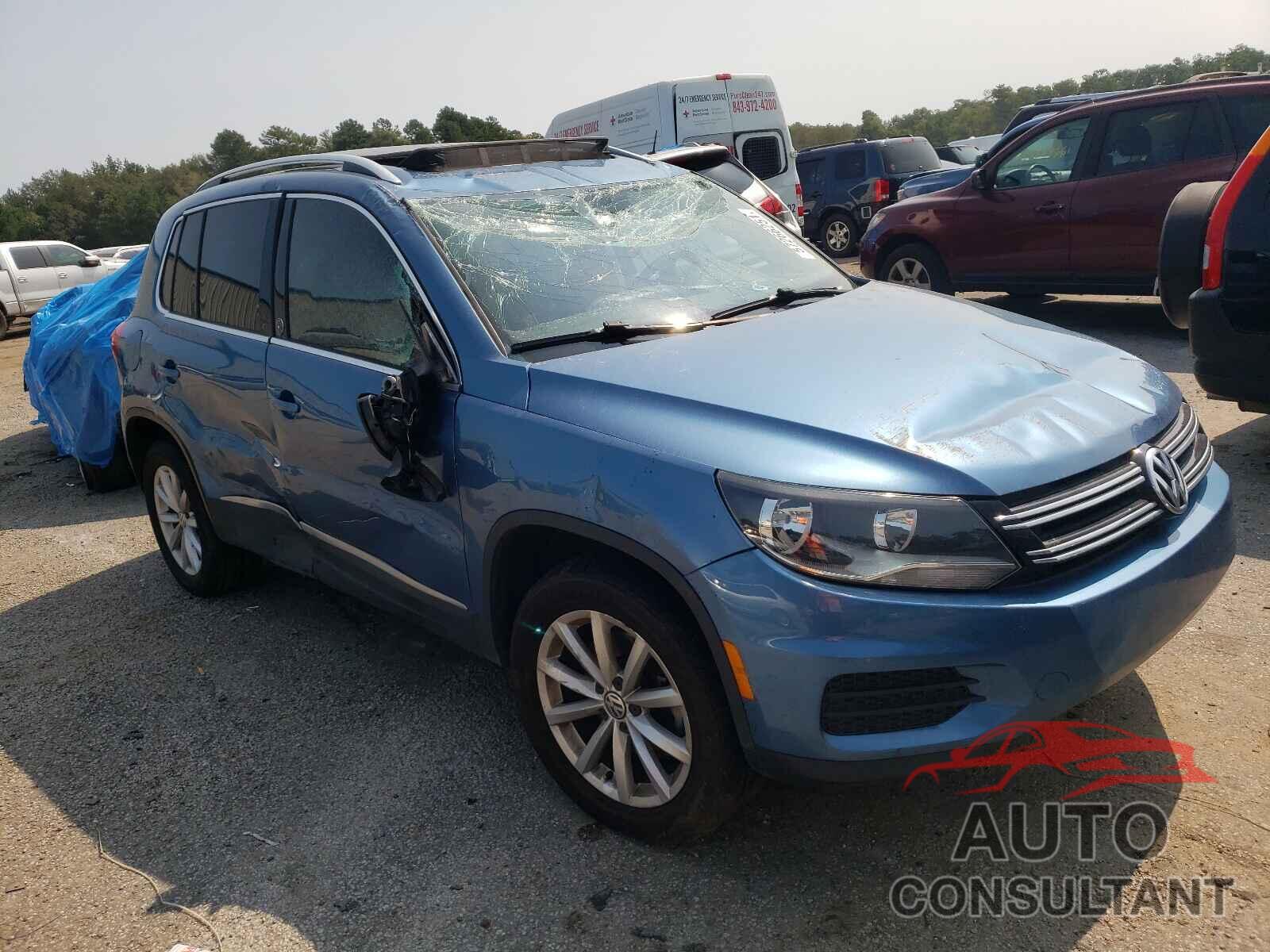 VOLKSWAGEN TIGUAN 2017 - WVGRV7AX9HK040747