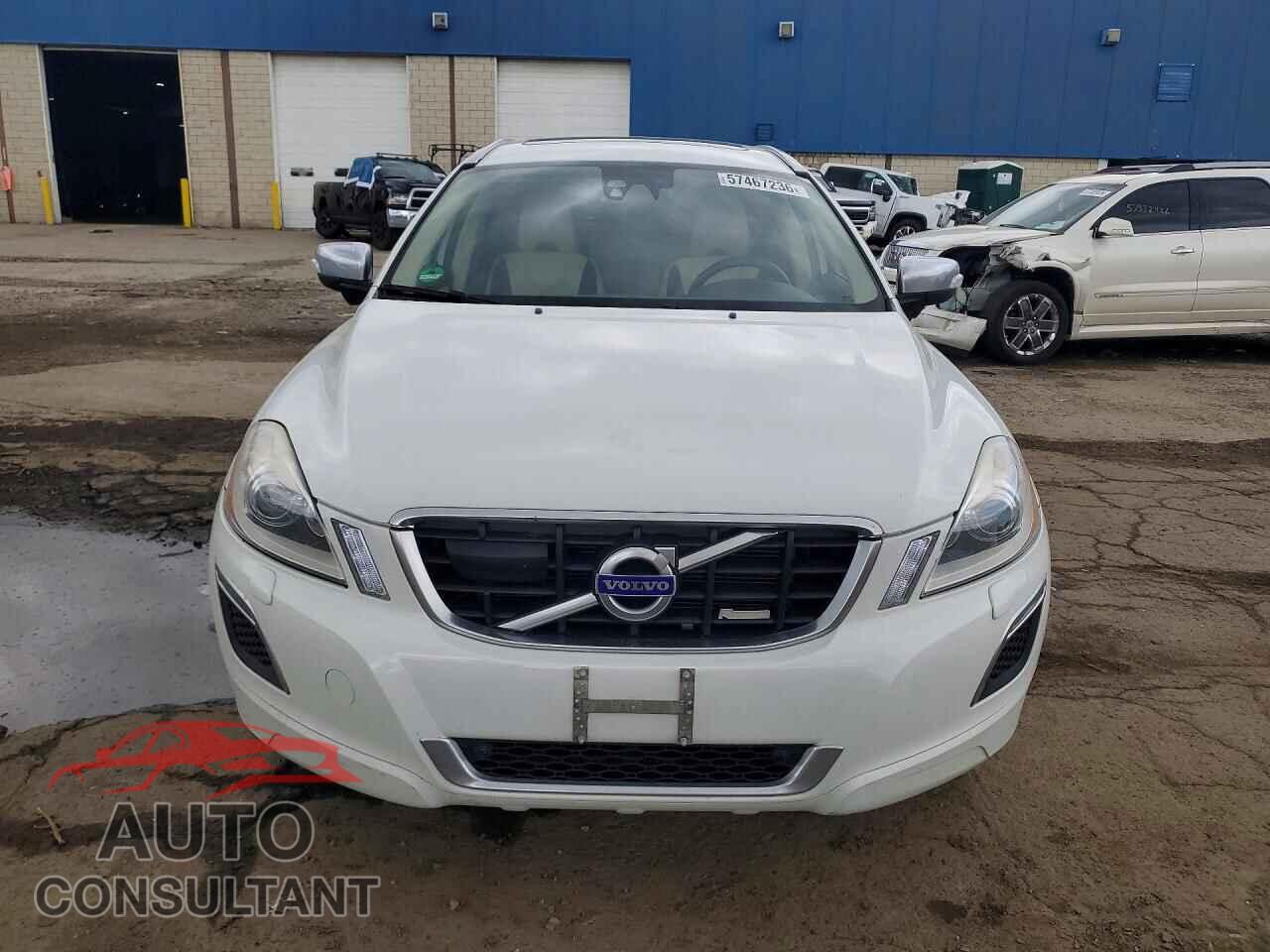 VOLVO XC60 2011 - YV4952DZ7B2202948