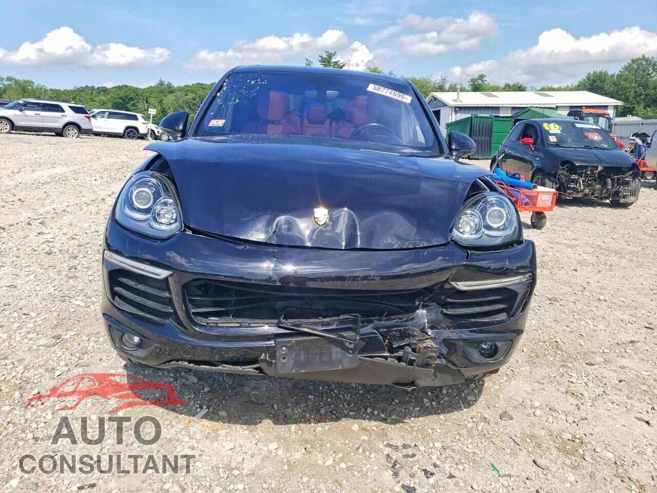 PORSCHE CAYENNE 2018 - WP1AA2A28JKA02435