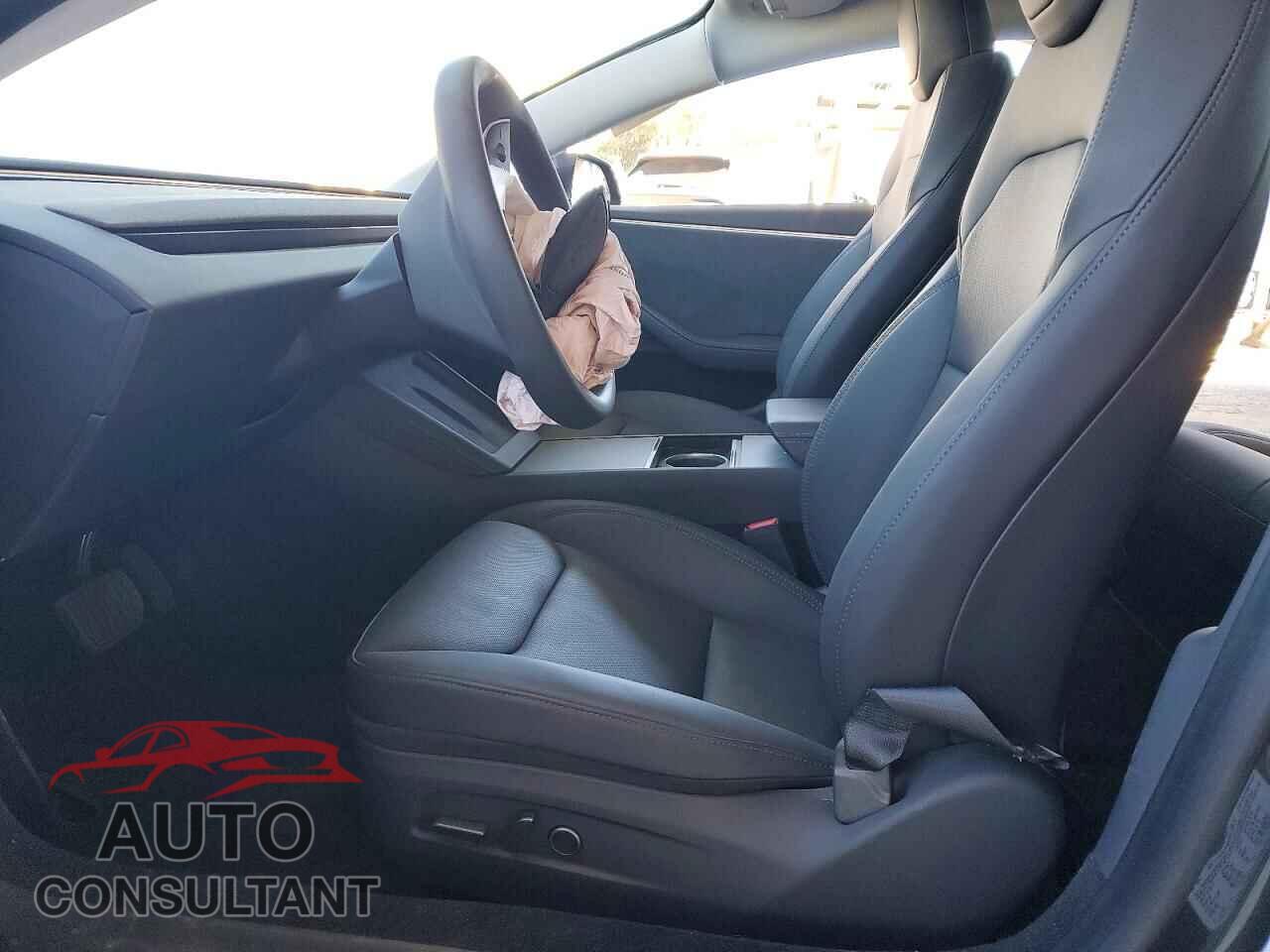 TESLA MODEL 3 2024 - 5YJ3E1EB8RF730171