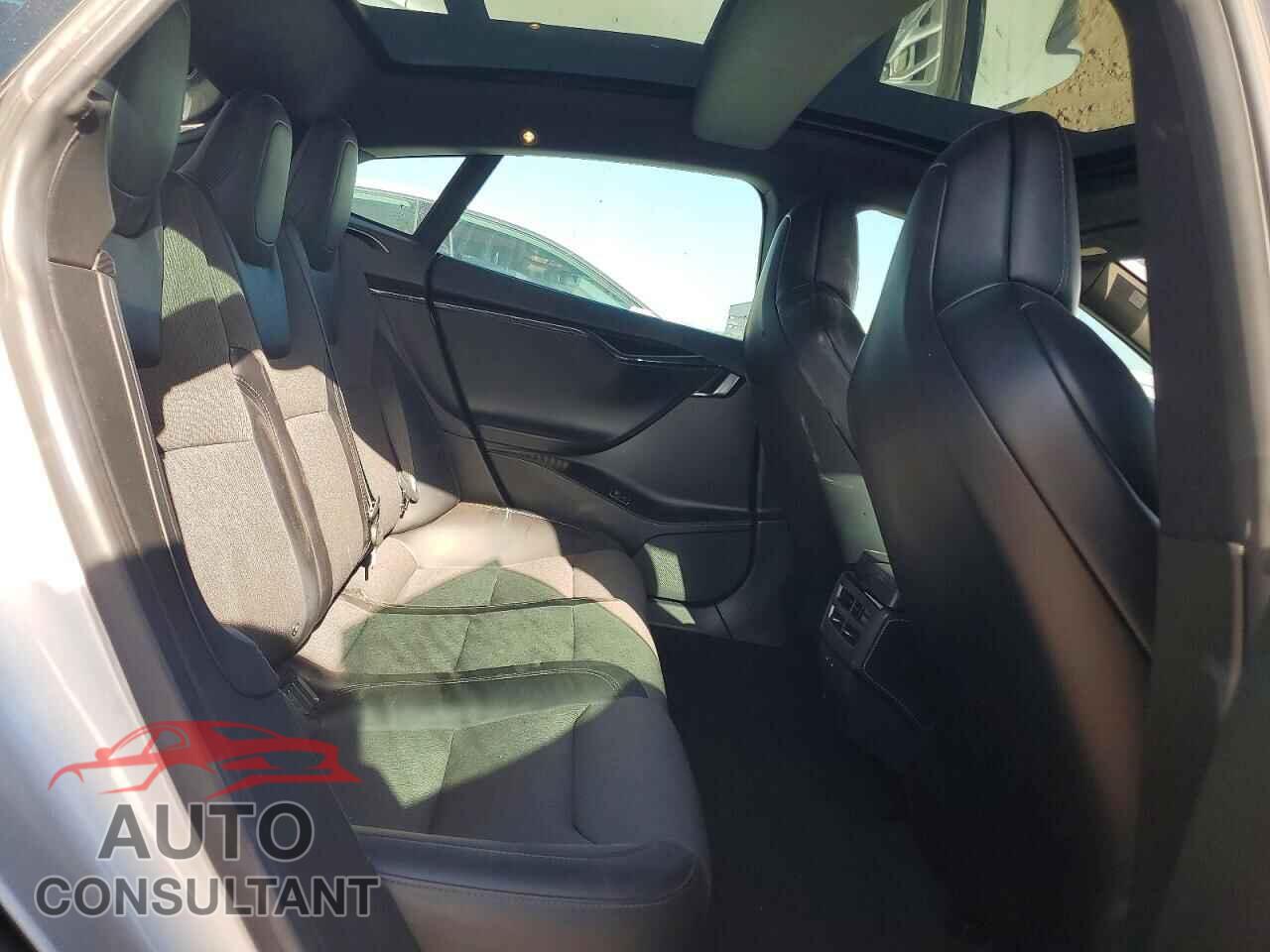 TESLA MODEL S 2018 - 5YJSA1E26JF257690