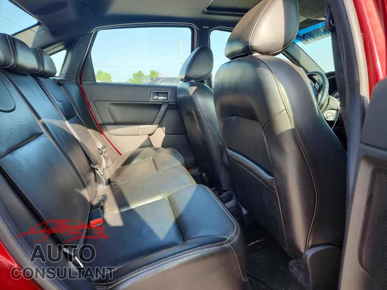 FORD FOCUS 2009 - 1FAHP36N09W261597