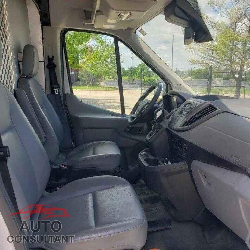 FORD TRANSIT 2019 - 1FTYR2CM7KKA35774