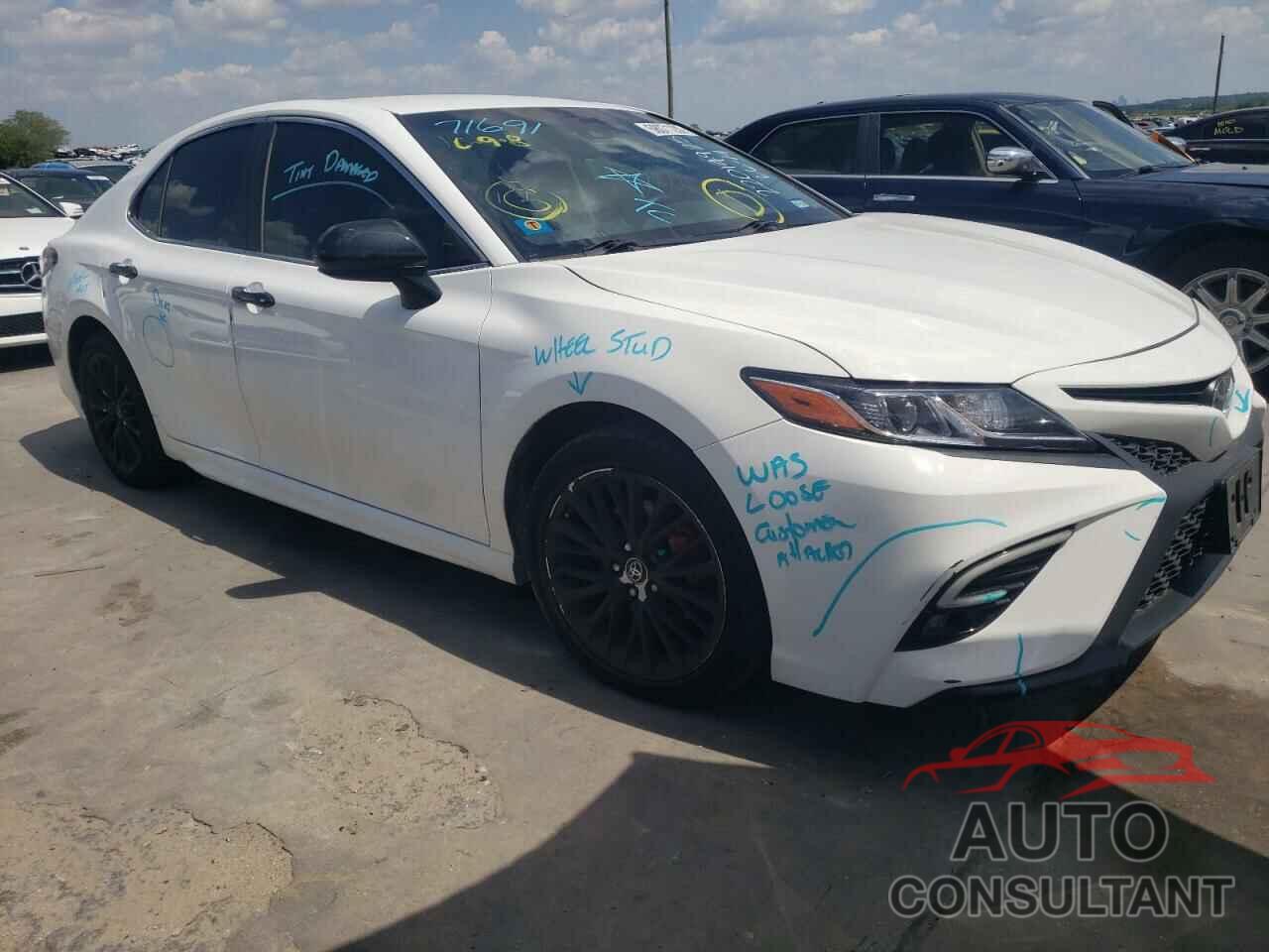 TOYOTA CAMRY 2018 - 4T1B11HK9JU641428