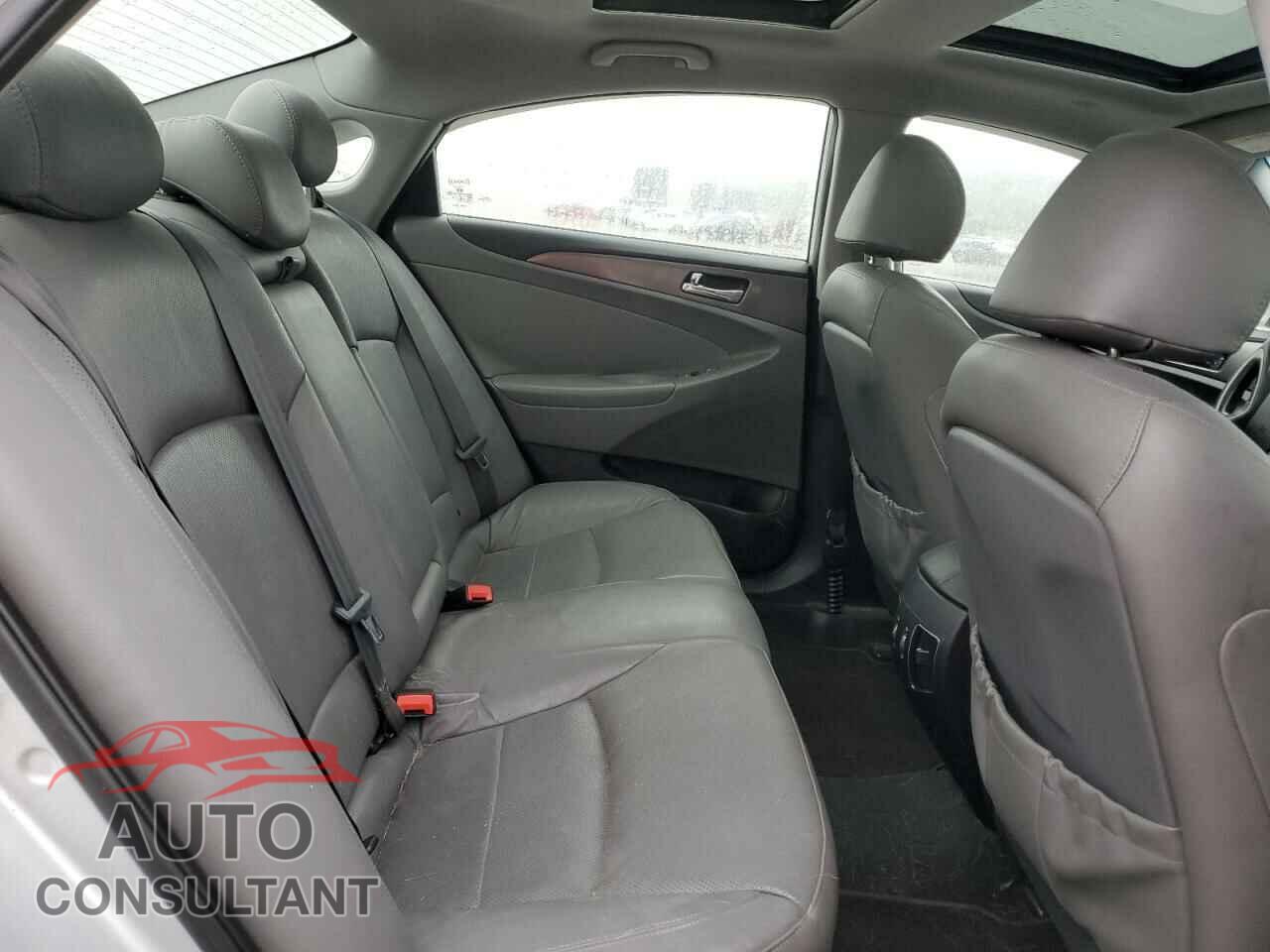HYUNDAI SONATA 2011 - KMHEC4A48BA018521
