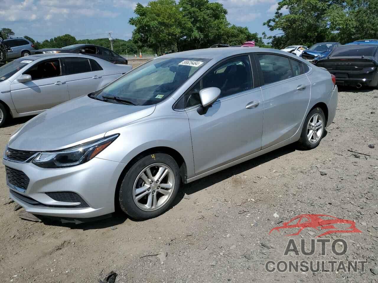 CHEVROLET CRUZE 2018 - 1G1BE5SM8J7170924