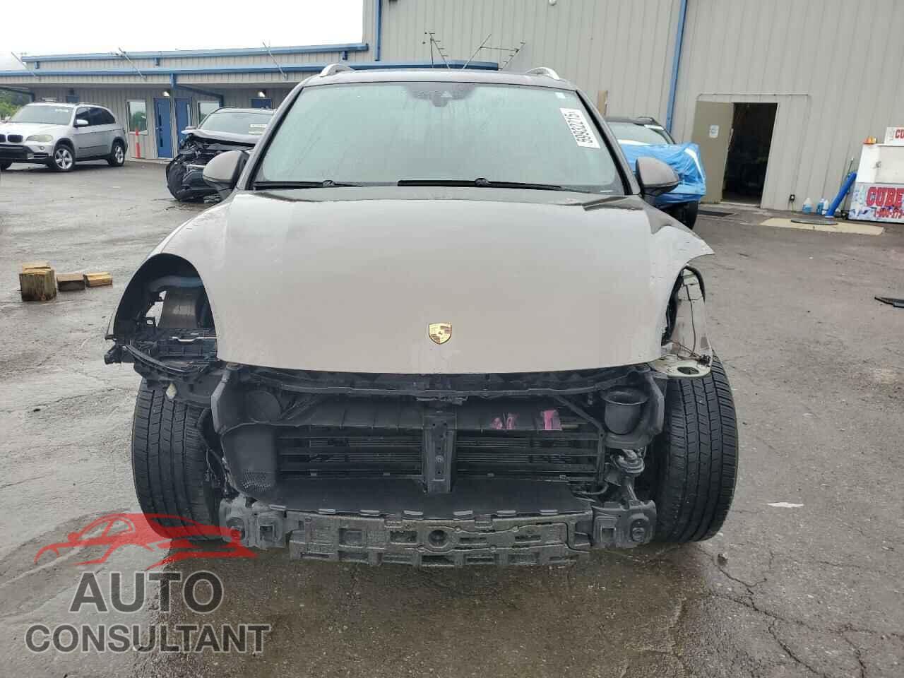 PORSCHE CAYENNE 2016 - WP1AA2A21GLA00867