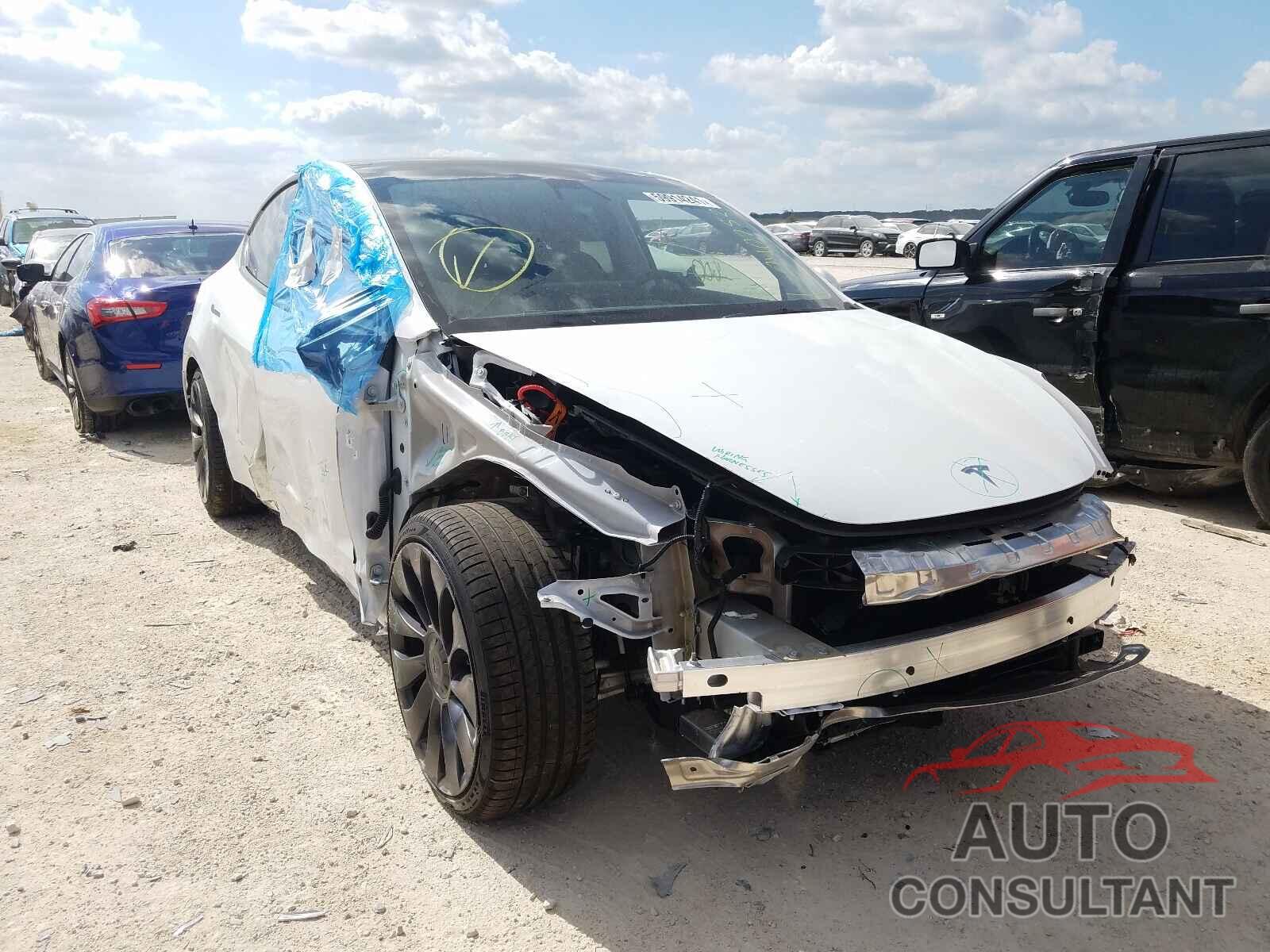 TESLA MODEL Y 2021 - 5YJYGDEF5MF240252