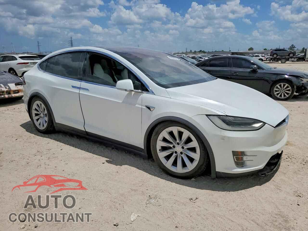 TESLA MODEL X 2017 - 5YJXCBE28HF049634