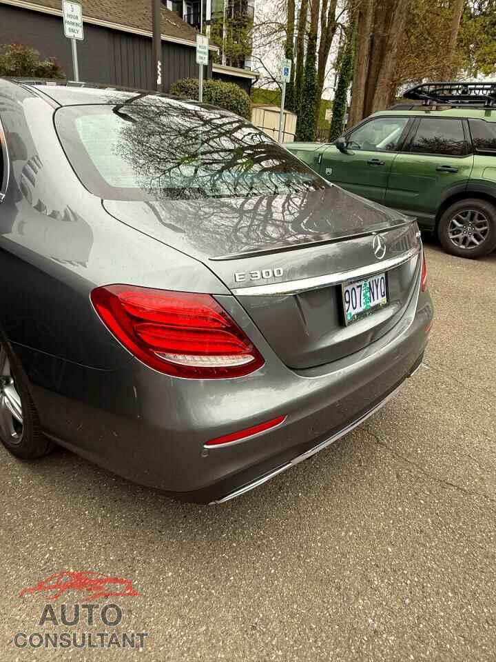 MERCEDES-BENZ E-CLASS 2018 - WDDZF4KB2JA403992