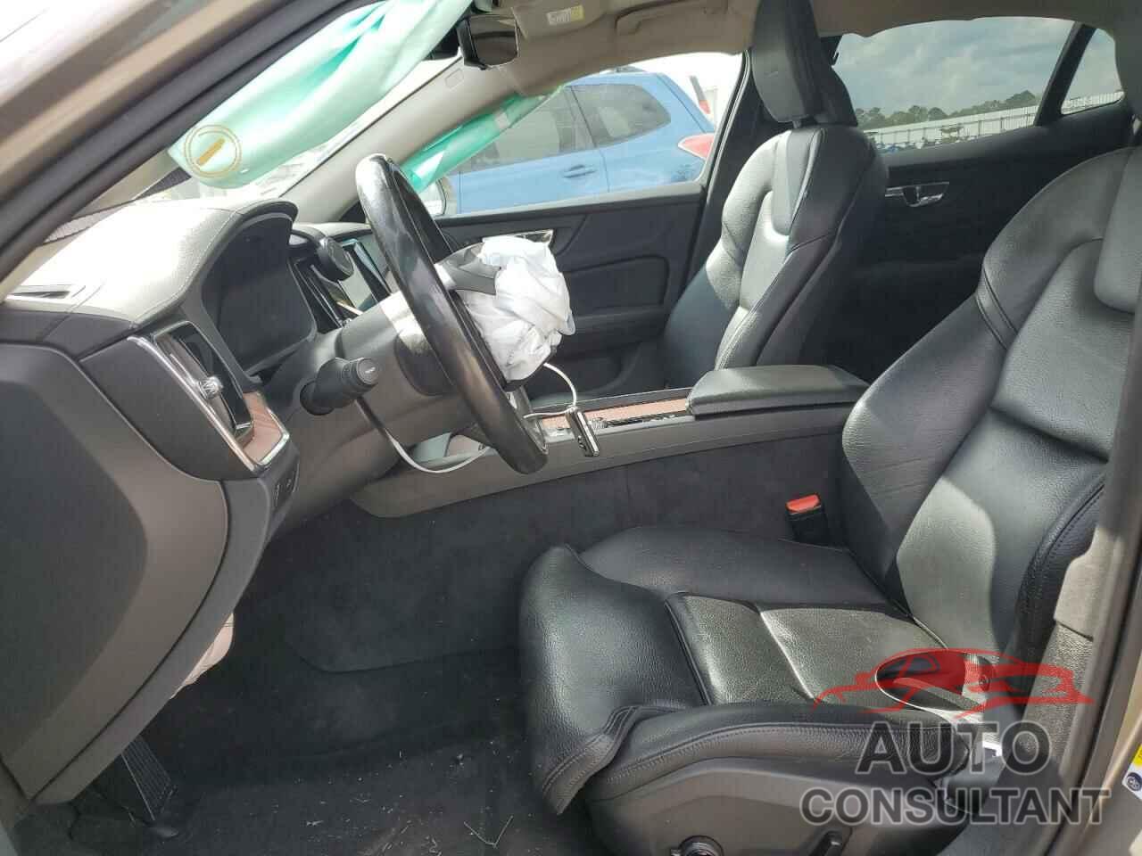 VOLVO S60 2019 - 7JR102FL2KG004712