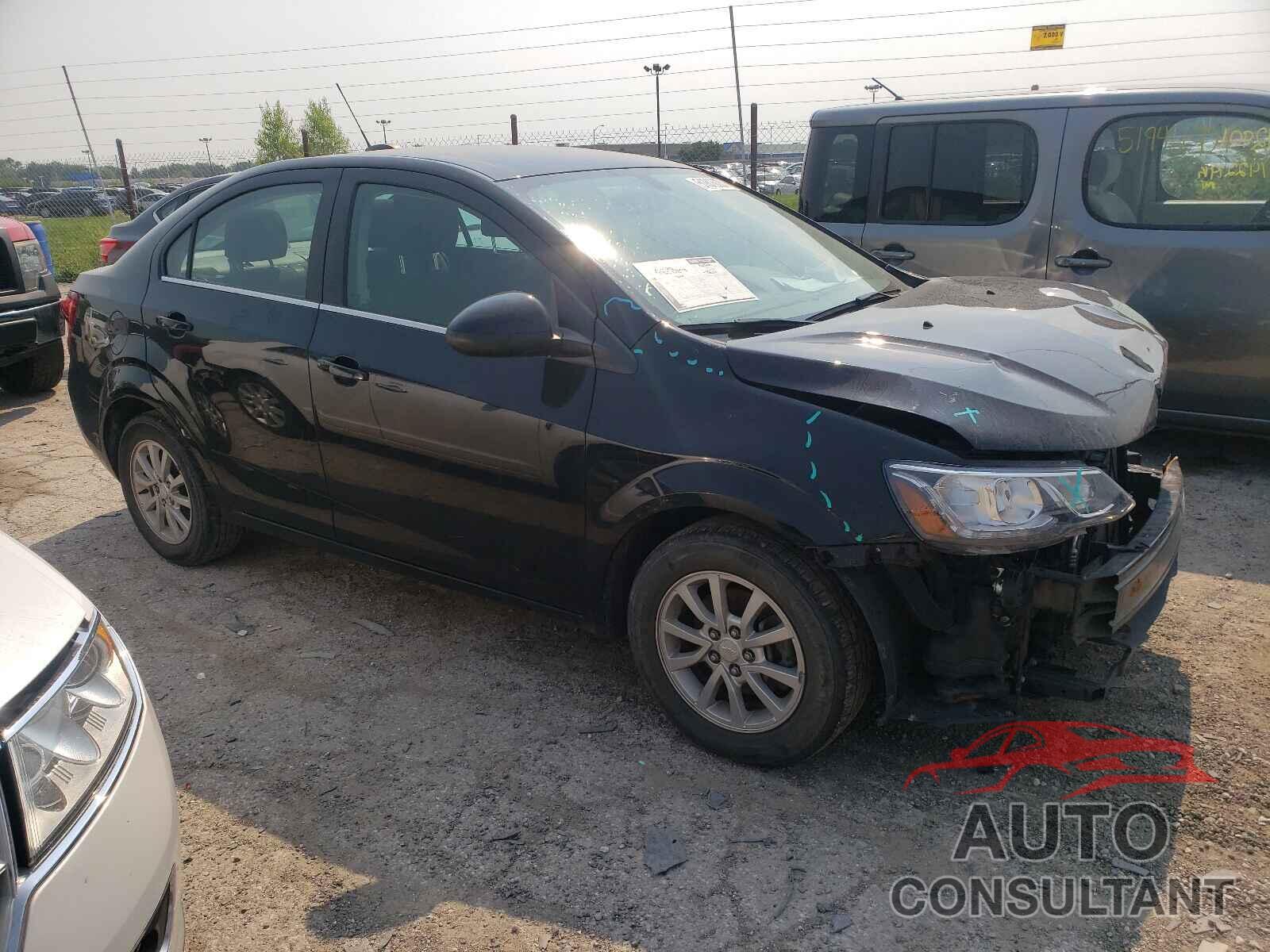CHEVROLET SONIC 2018 - 1G1JD5SH8J4140826