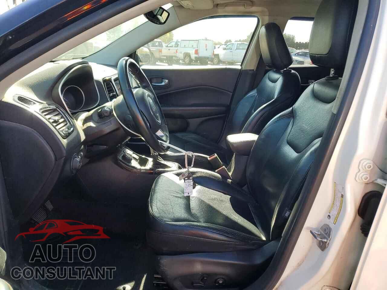 JEEP COMPASS 2018 - 3C4NJDCB2JT163308