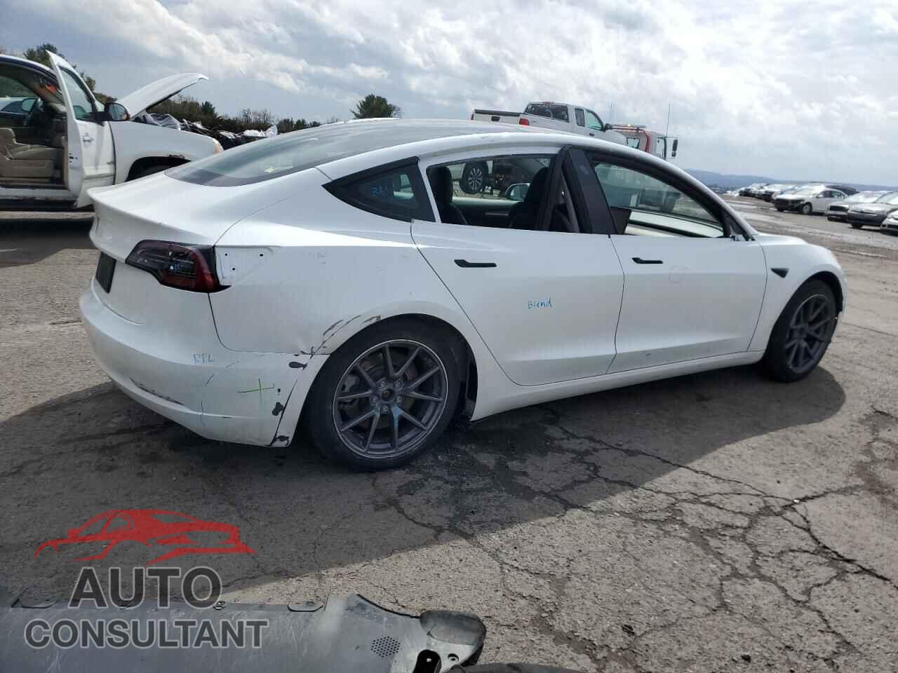 TESLA MODEL 3 2023 - 5YJ3E1EA3PF563318