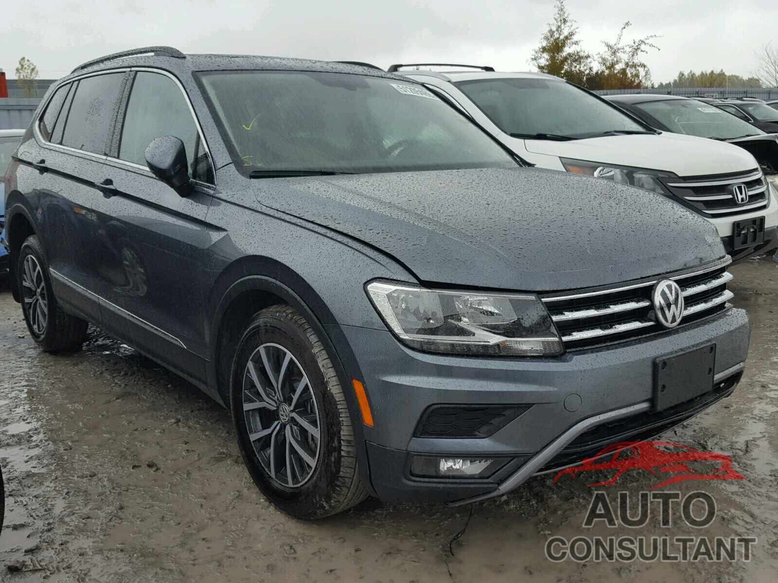 VOLKSWAGEN TIGUAN SE 2018 - 3VV2B7AX5JM075588