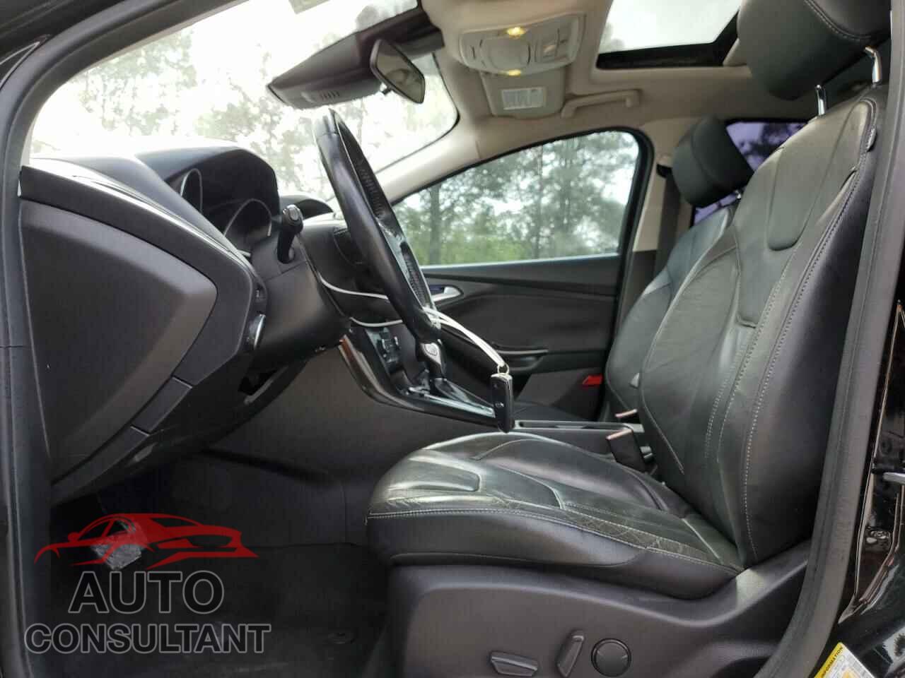 FORD FOCUS 2016 - 1FADP3N25GL215901