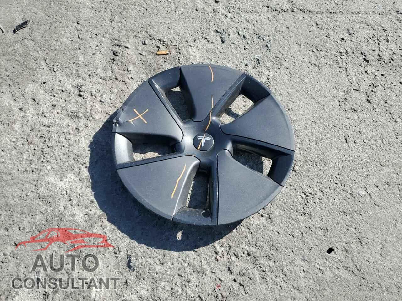 TESLA MODEL 3 2023 - 5YJ3E1EA9PF402374