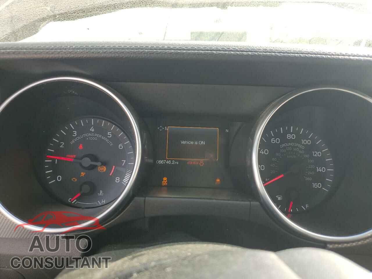 FORD MUSTANG 2018 - 1FA6P8CF3J5116307