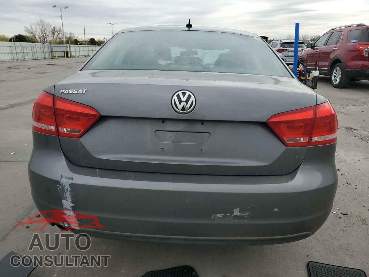 VOLKSWAGEN PASSAT 2014 - 1VWAP7A31EC017152
