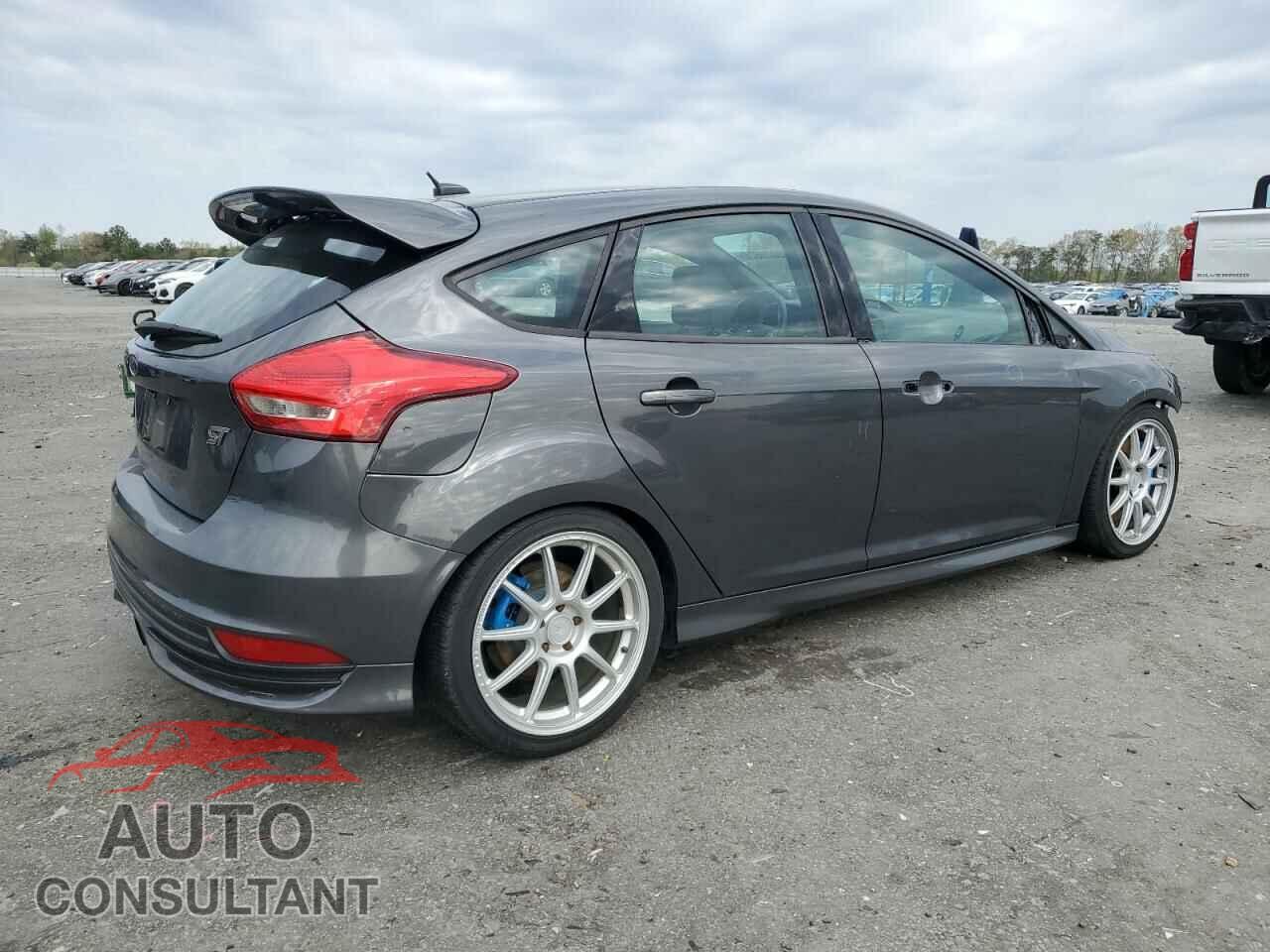 FORD FOCUS 2017 - 1FADP3L93HL309681