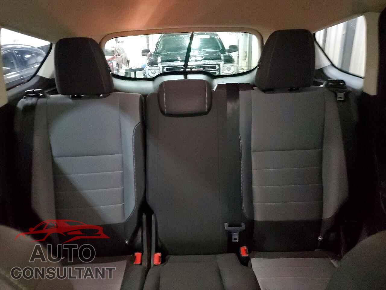 FORD ESCAPE 2018 - 1FMCU0F71JUB13015