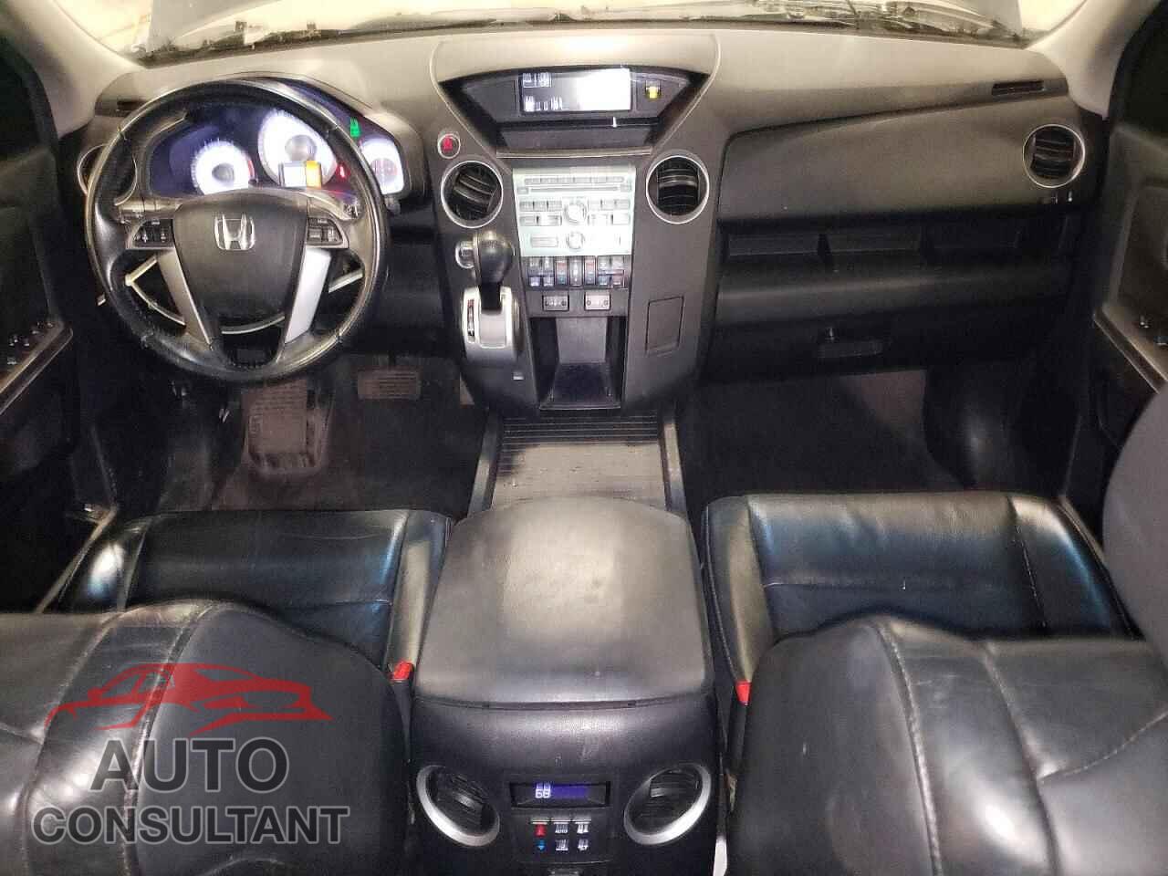 HONDA PILOT 2011 - 5FNYF4H51BB093219