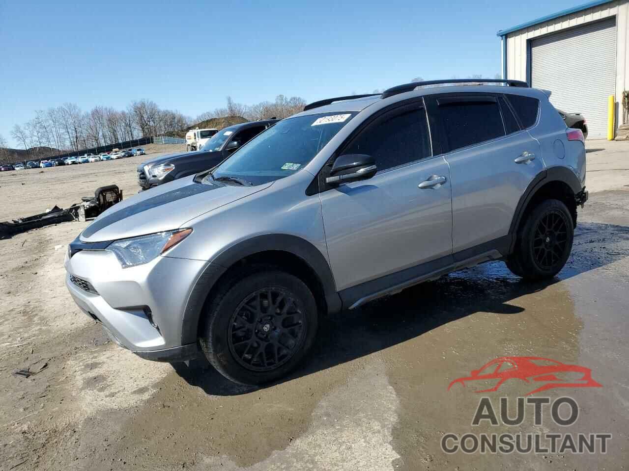 TOYOTA RAV4 2018 - 2T3RFREV5JW737285
