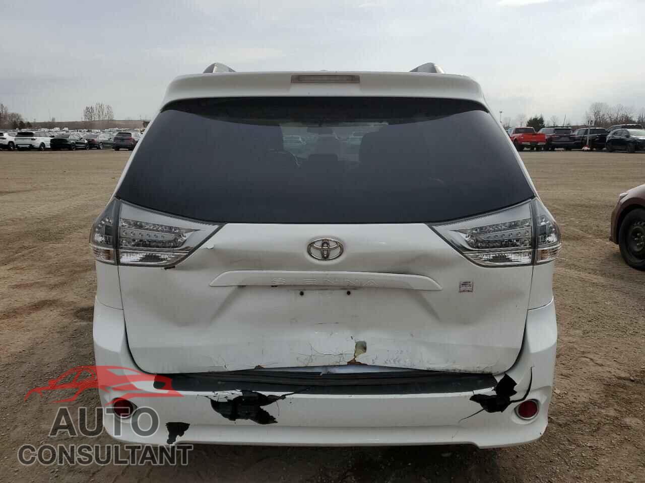TOYOTA SIENNA 2011 - 5TDXK3DC5BS030822