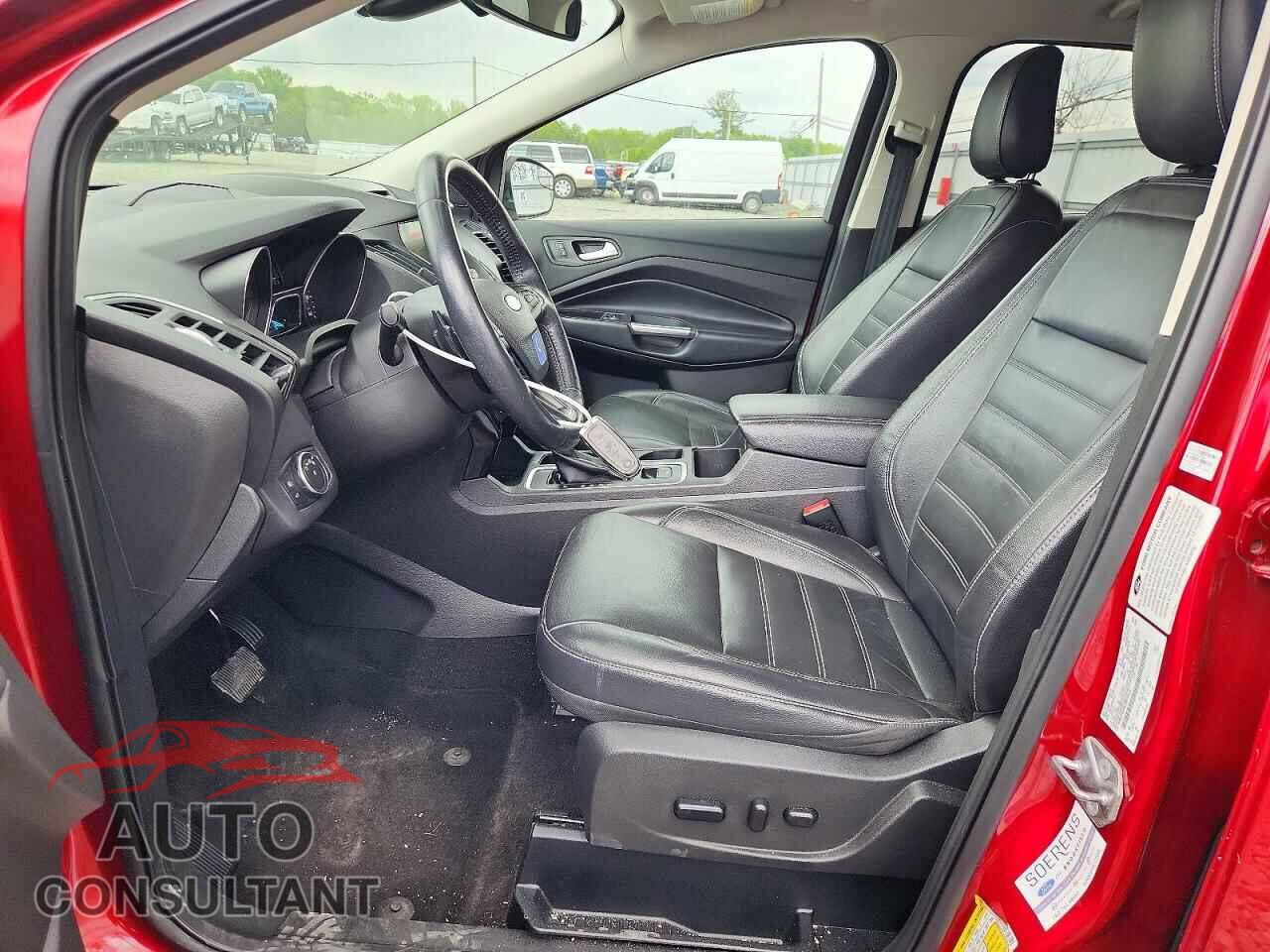 FORD ESCAPE 2018 - 1FMCU9J9XJUD26932