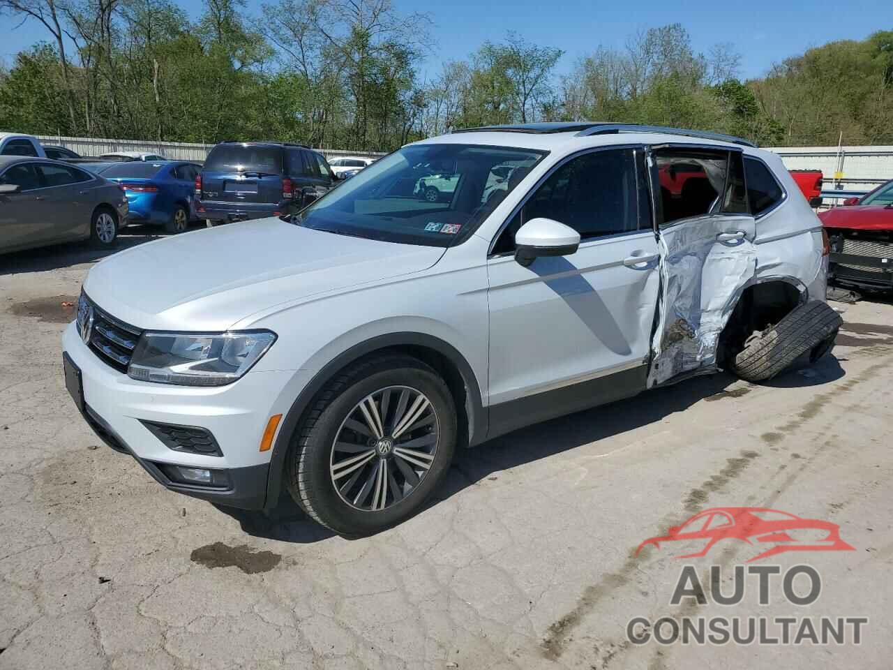 VOLKSWAGEN TIGUAN 2018 - 3VV2B7AX1JM068265