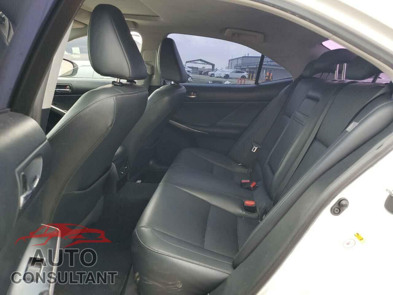 LEXUS IS 2014 - JTHBF1D24E5026120