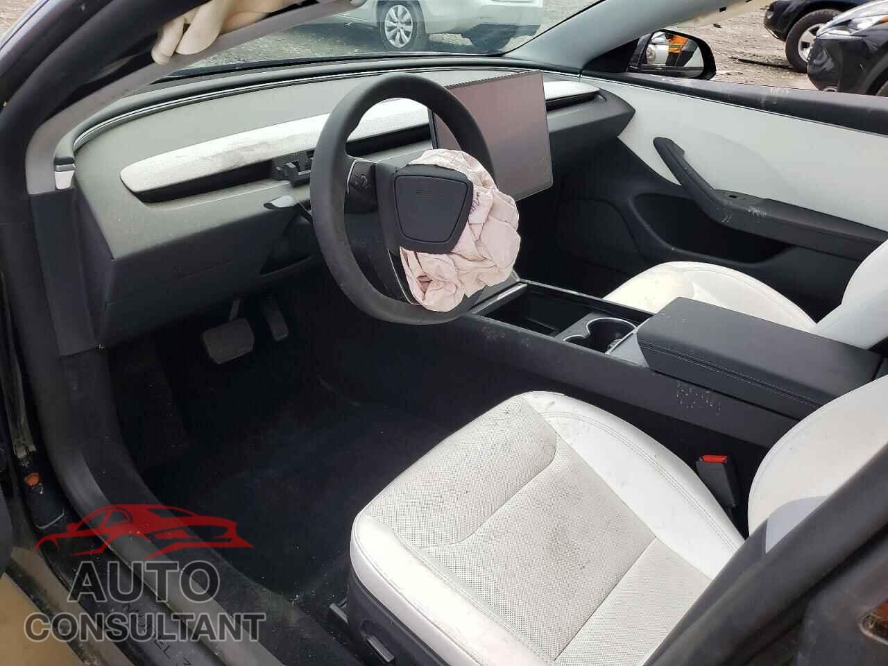 TESLA MODEL 3 2026 - 5YJ3E1EA6TF122129