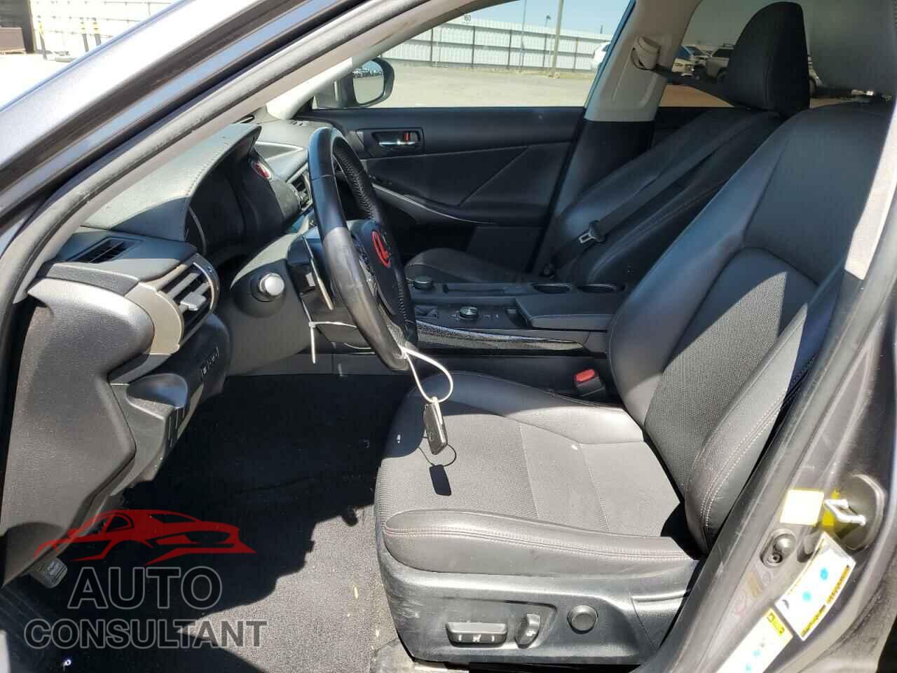 LEXUS IS 2016 - JTHBA1D25G5028038