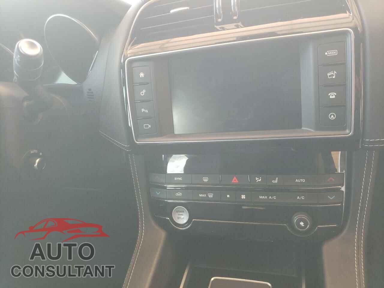 JAGUAR F-PACE 2017 - SADCM2BVXHA083954