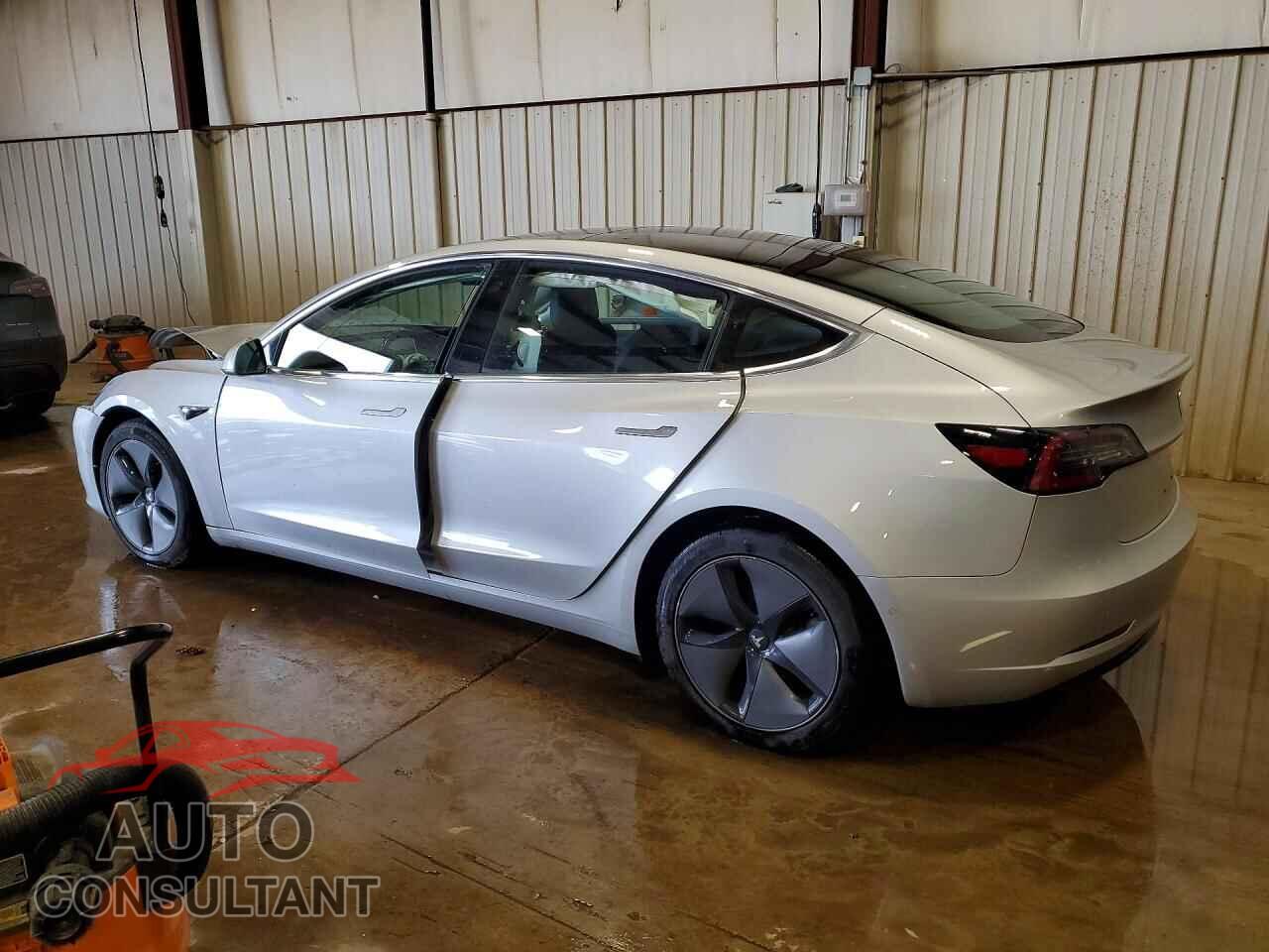 TESLA MODEL 3 2018 - 5YJ3E1EB2JF091094