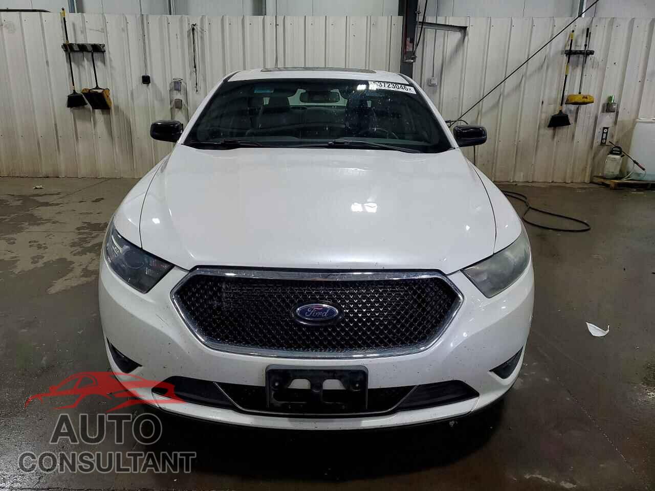 FORD TAURUS 2015 - 1FAHP2KT2FG128697