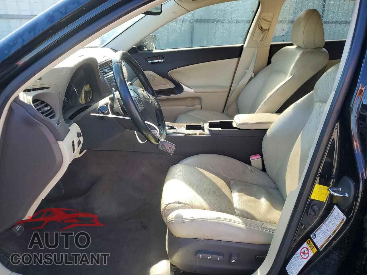 LEXUS IS 2012 - JTHCF5C2XC5055387