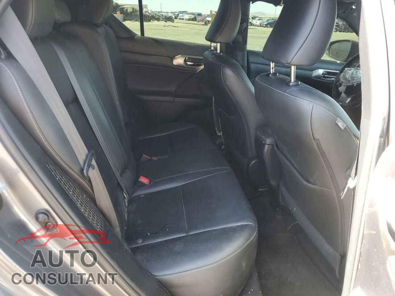 LEXUS CT 200 2015 - JTHKD5BH2F2218885