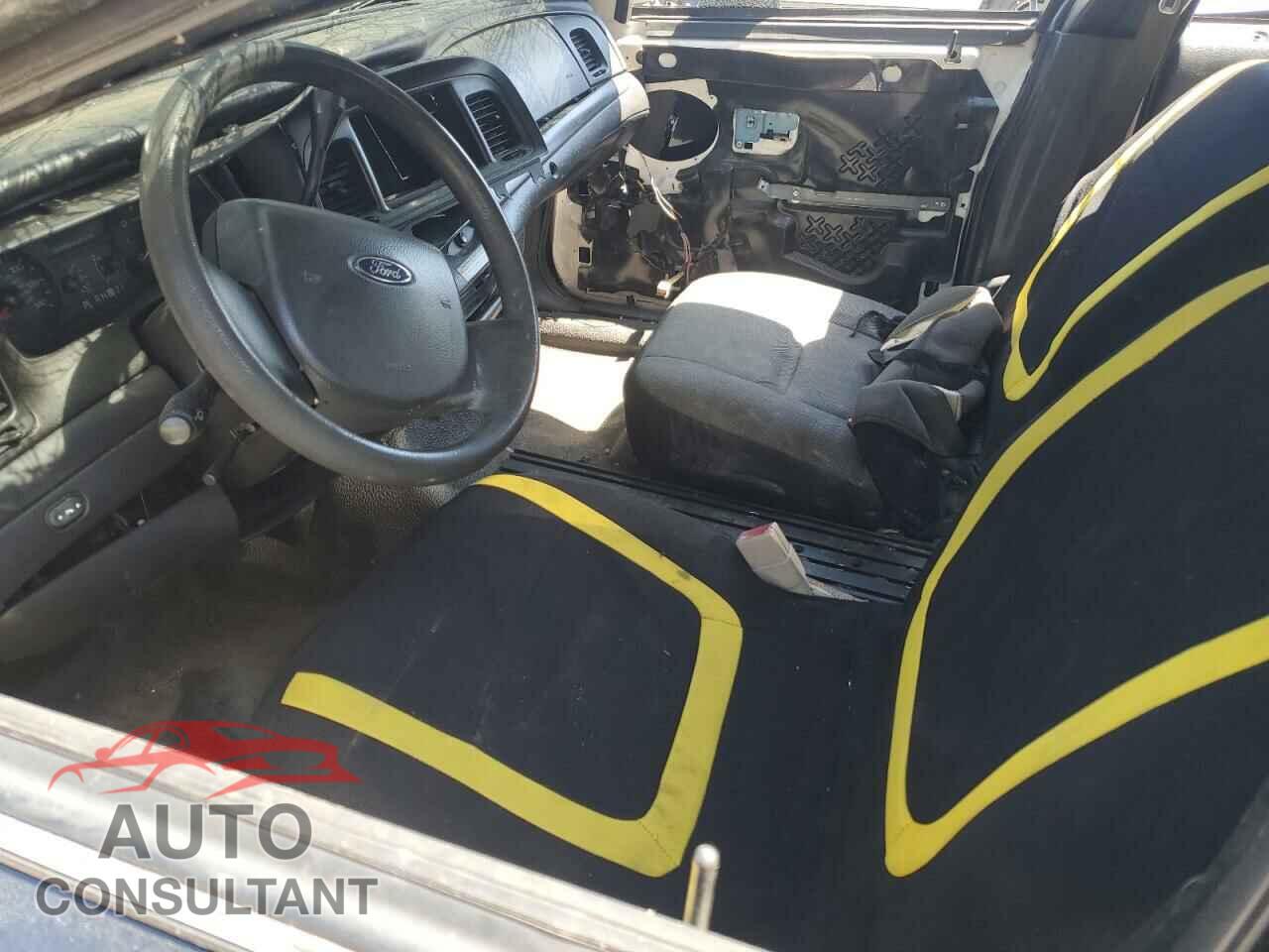 FORD CROWN VIC 2011 - 2FABP7BV2BX105686