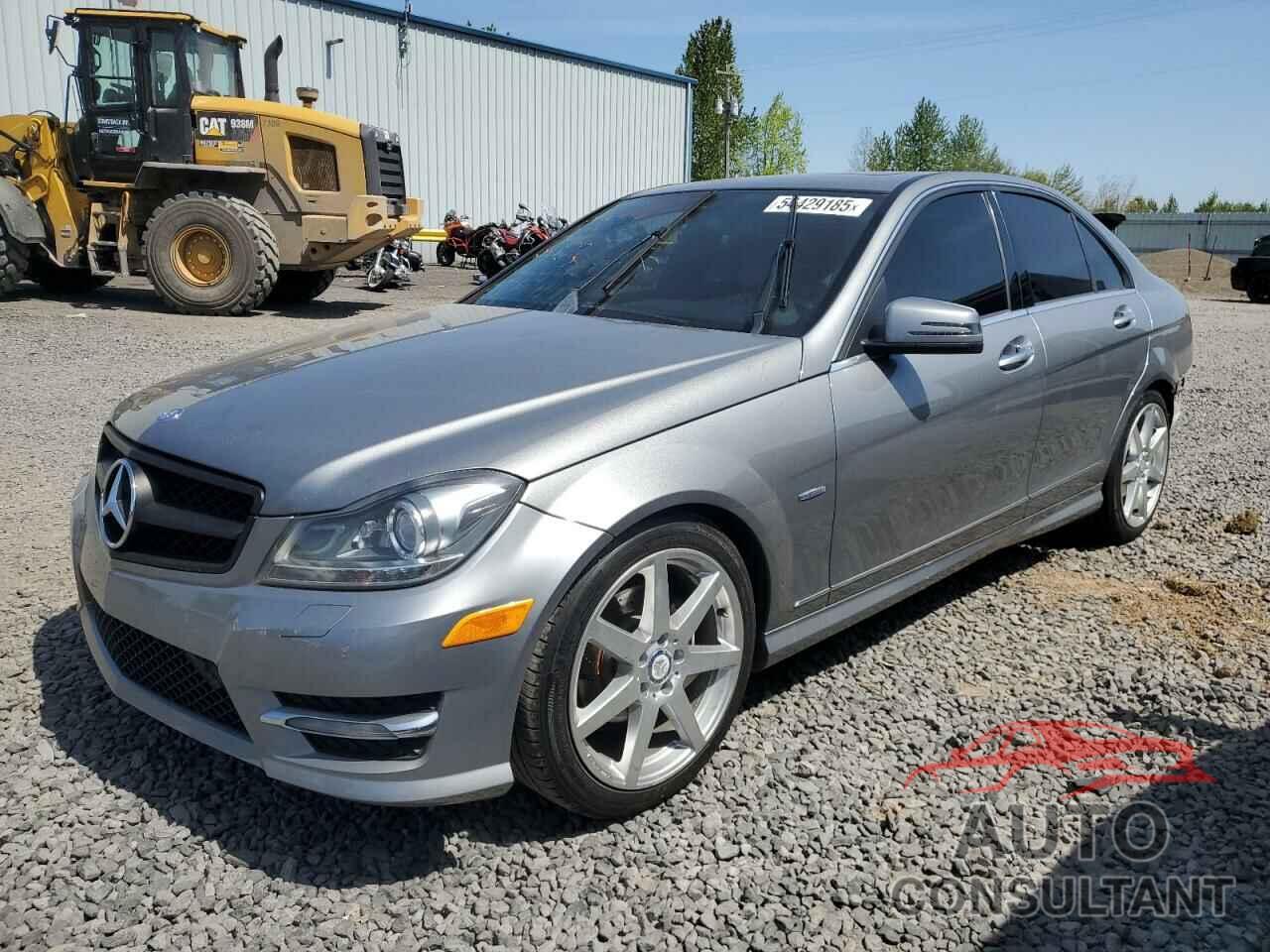 MERCEDES-BENZ C-CLASS 2012 - WDDGF4HBXCR211352