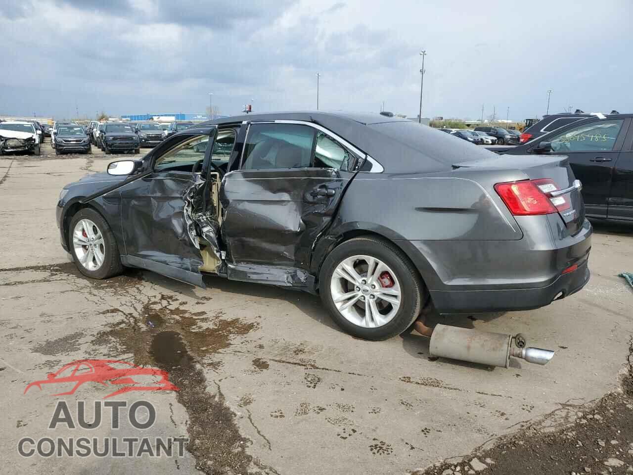 FORD TAURUS 2018 - 1FAHP2D86JG116733